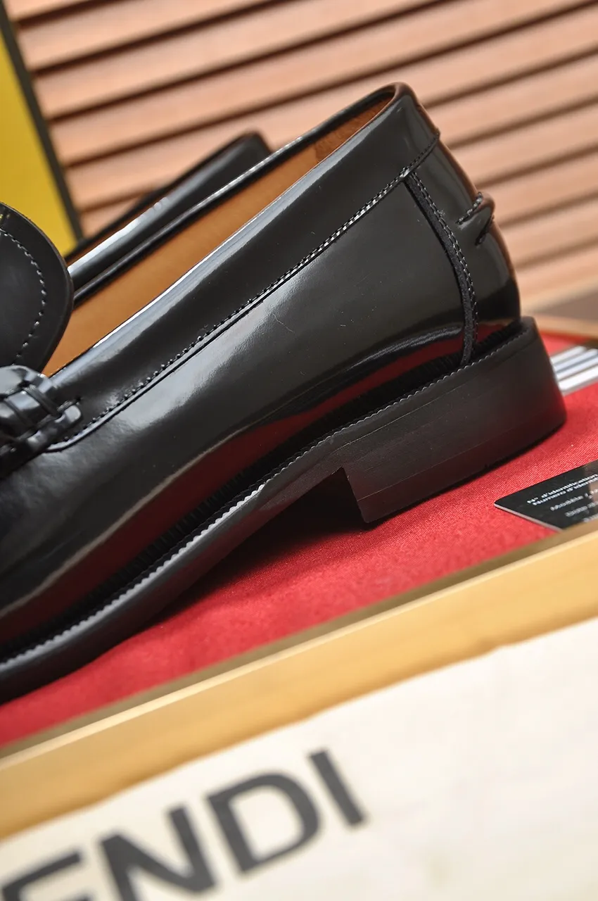 Men's shoes💰560💶[FENDI] The latest high-end men's shoes in Hong Kong! Original quality. The upper is made of imported cowhide material and cowhide lining! Super comfortable on the foot, original wear-resistant outsole, luxurious, fashionable, casual and versatile! Size: 38-45 (45 customized)